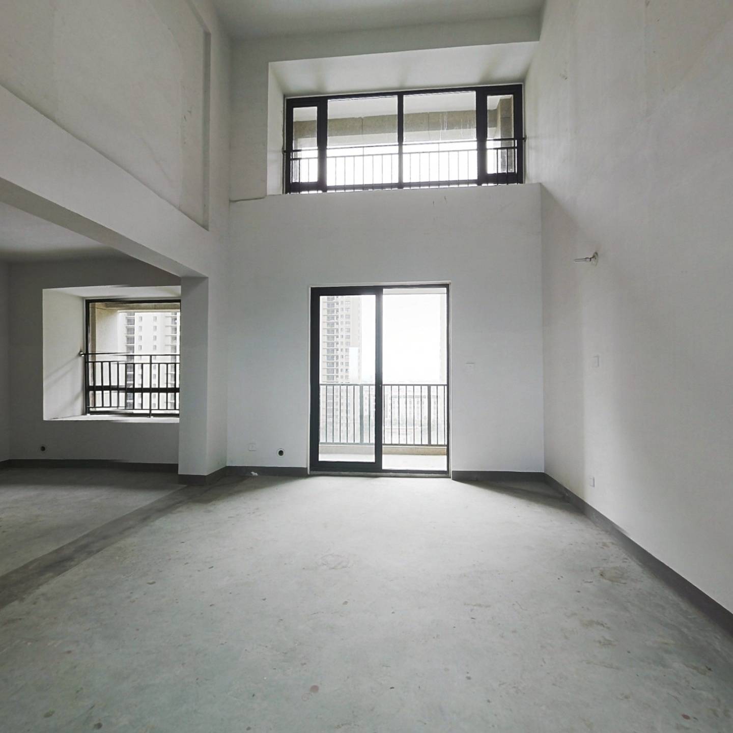 跃层户型 双阳台 价格带车位!_杭州嘉凯城名城博园二手房4室2厅136.