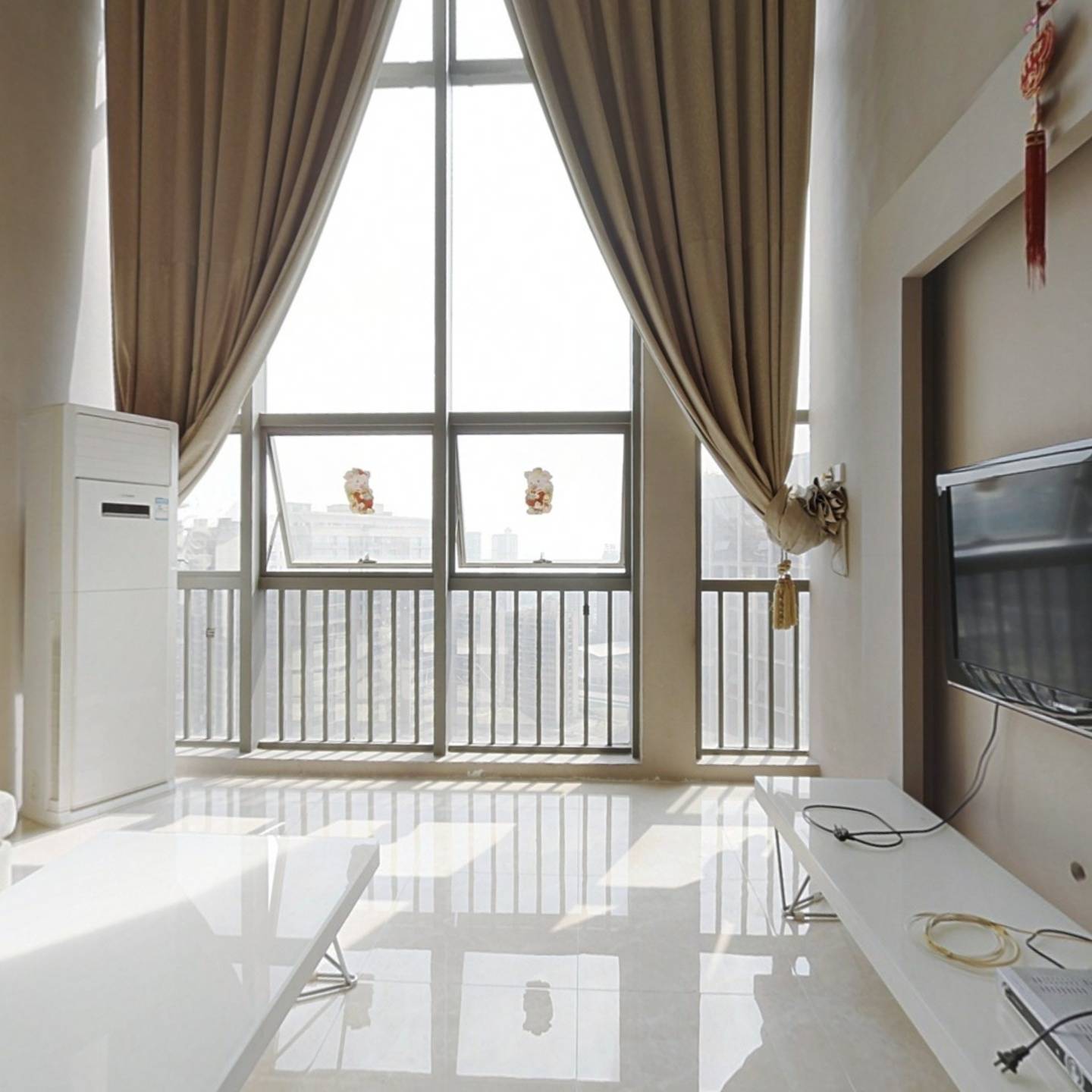 滨海湾新区 天虹商圈 复式住宅 6米层高 一室一厅